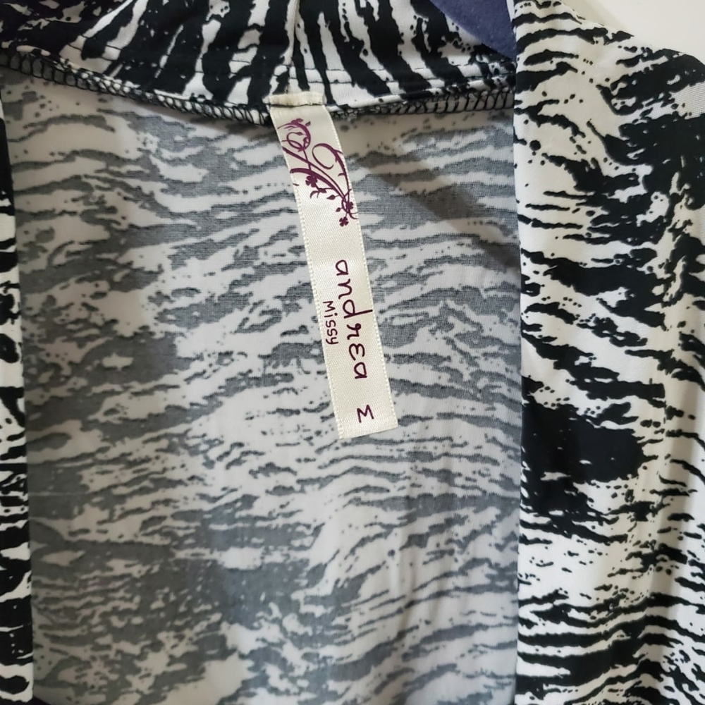Women Cardigan with attached tank - Picture 3 of 5